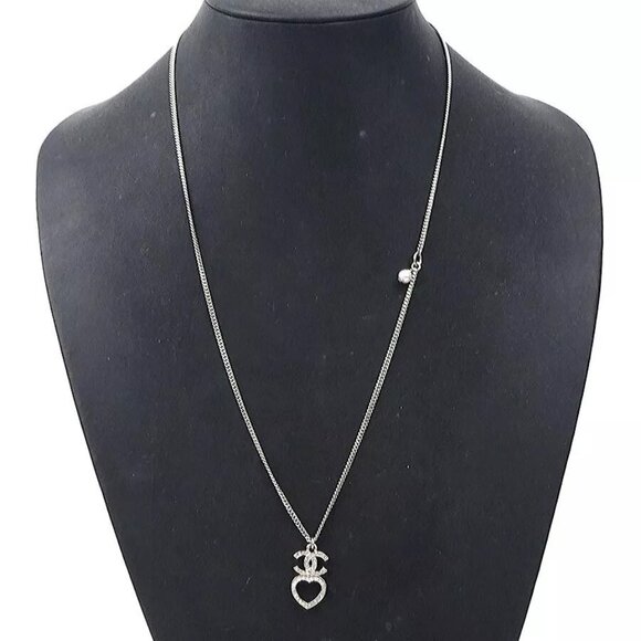 Auth CHANEL CC Logo Heart Motif Necklace Silver Metal/Rhinestone - Picture 1 of 16